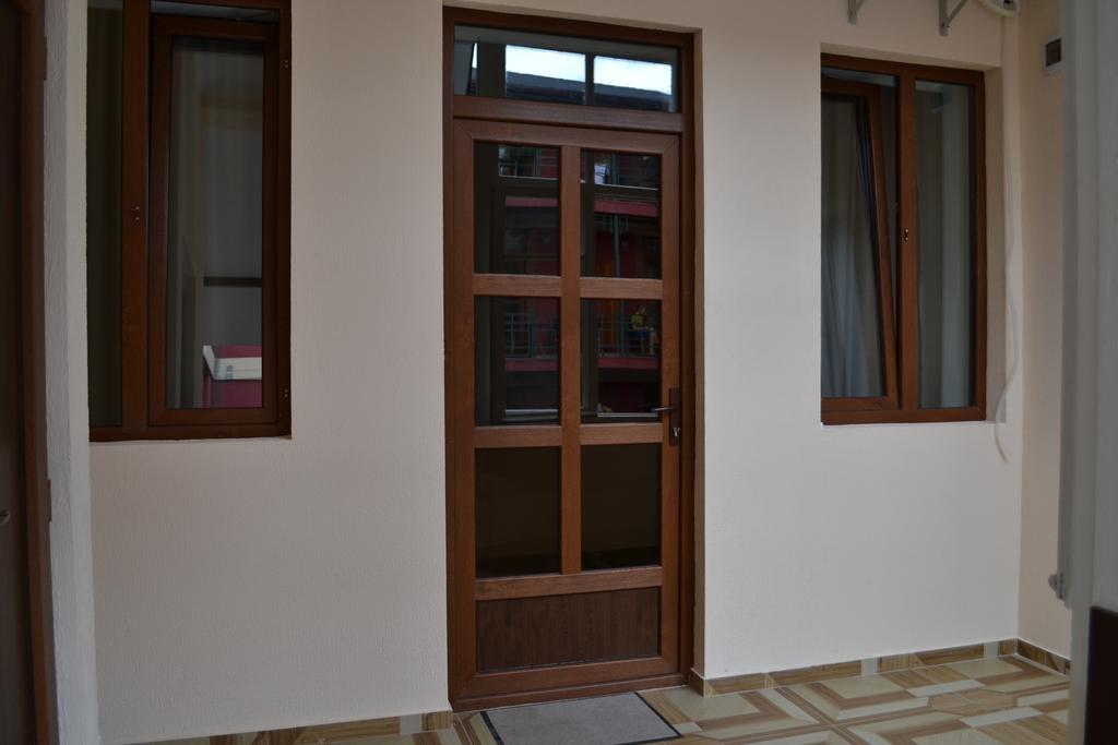 Guest House Rafael Tbilisi Exterior photo
