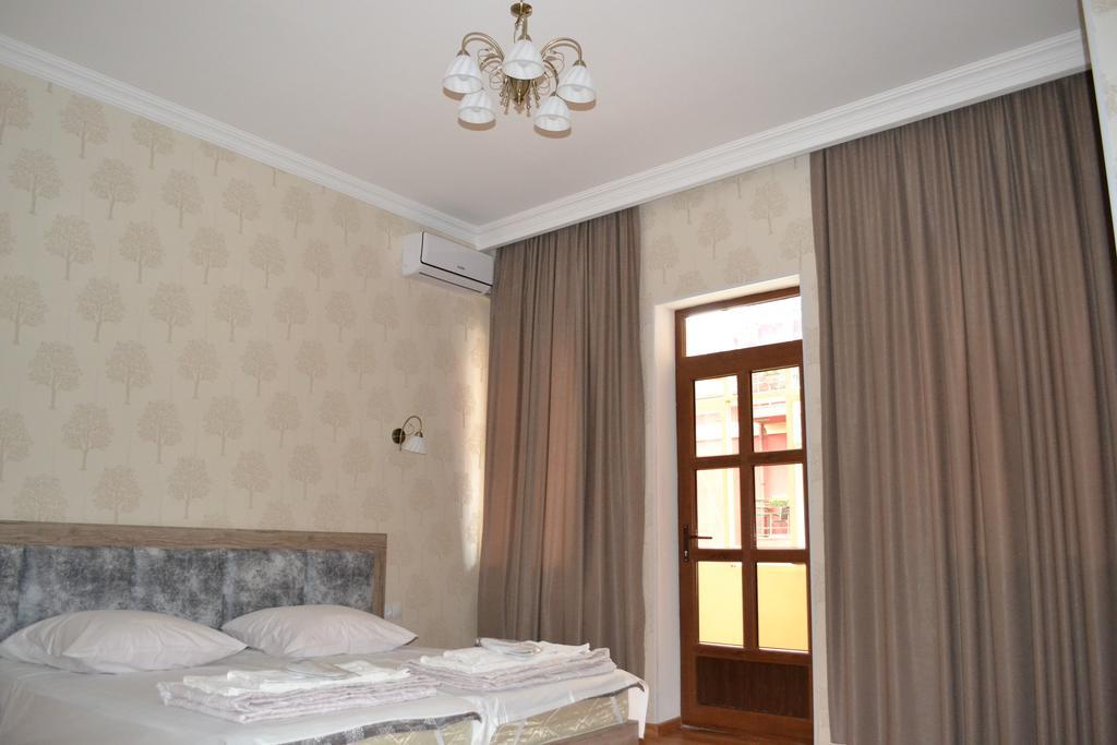 Guest House Rafael Tbilisi Exterior photo