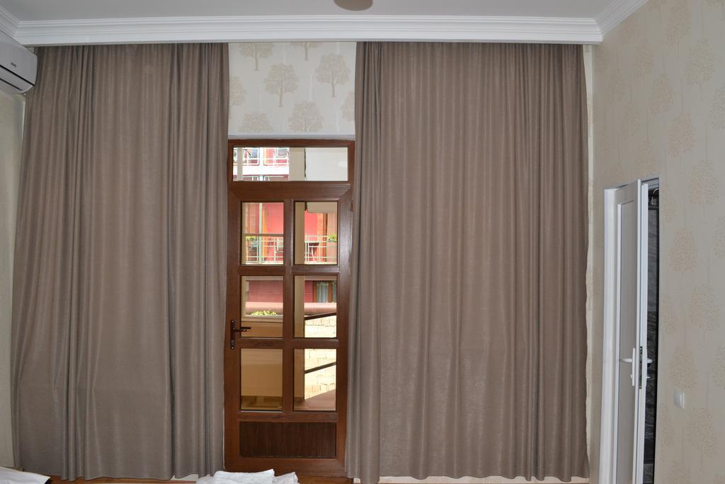 Guest House Rafael Tbilisi Exterior photo