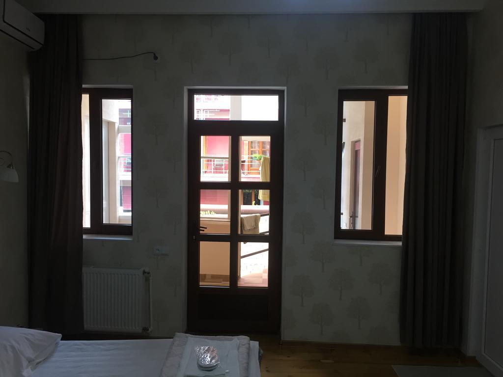 Guest House Rafael Tbilisi Exterior photo