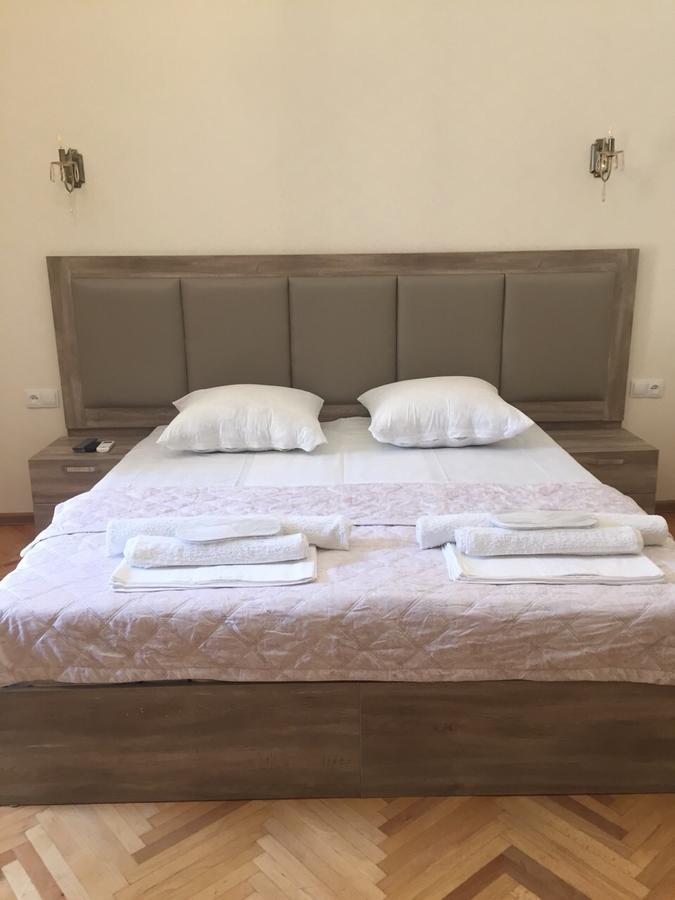 Guest House Rafael Tbilisi Exterior photo