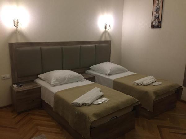 Guest House Rafael Tbilisi Exterior photo